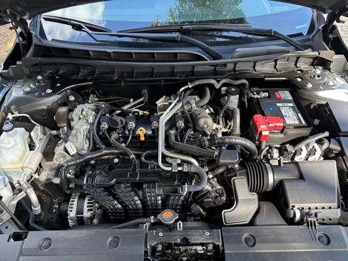 Used 2025 Nissan Altima 2.5 SV FWD image 33