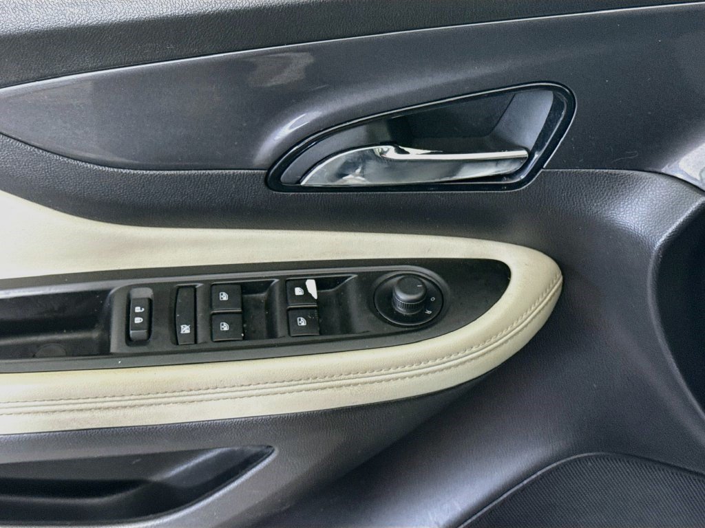 Used 2020 Buick Encore Preferred FWD image 23
