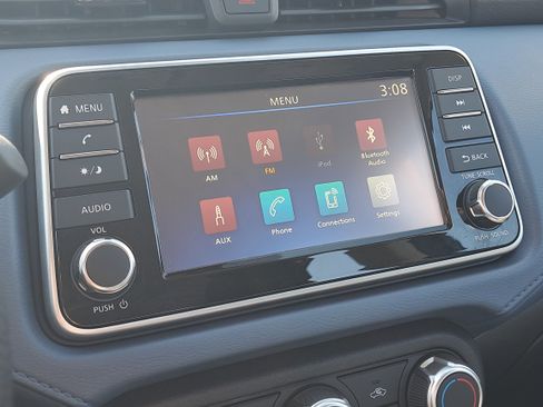 Used 2025 Nissan Versa SV image 19