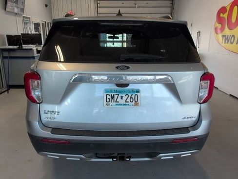Certified 2021 Ford Explorer XLT w/ Equipment Group 202A AWD/4WD image 4