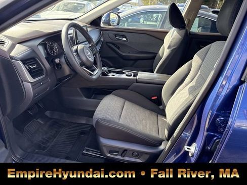 Used 2022 Nissan Rogue SV image 16