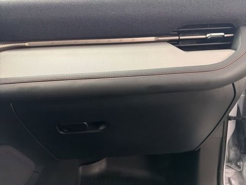 Used 2025 Ford Explorer Active image 13