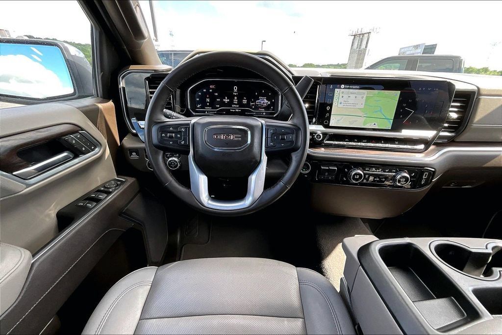 Used 2025 GMC Sierra 1500 SLT AWD/4WD image 11