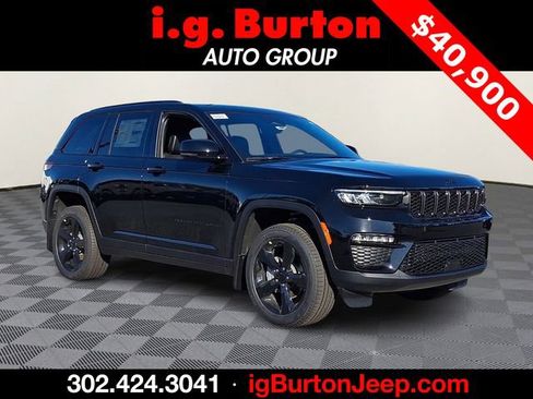 New 2025 Jeep Grand Cherokee Limited w/ Black Appearance Package image 1