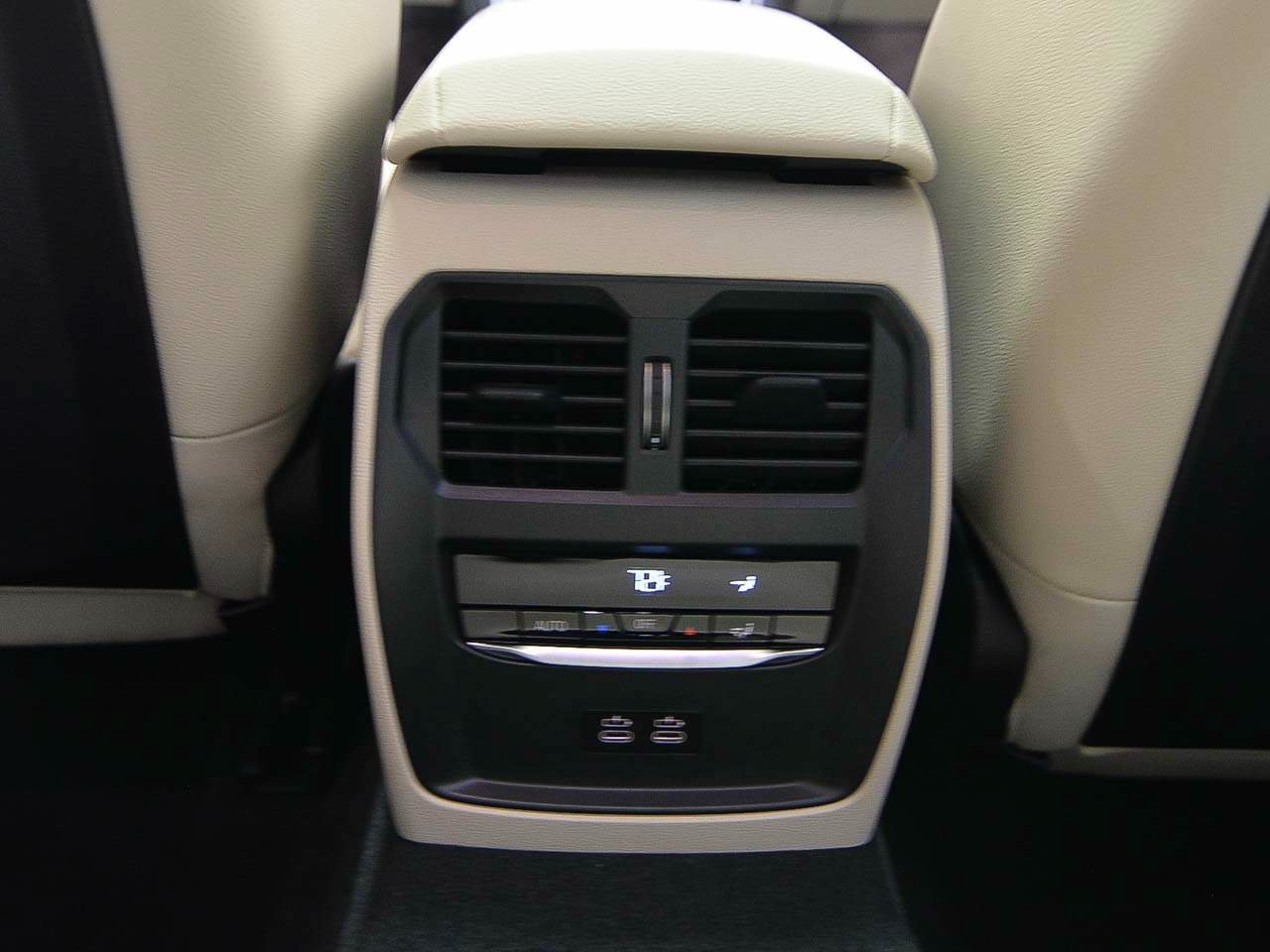 Used 2026 BMW 330i Sedan RWD image 10