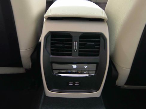 Used 2026 BMW 330i Sedan RWD image 10