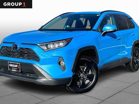 Used 2021 Toyota RAV4 XLE image 1