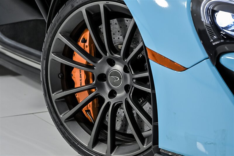 Used 2017 McLaren 570S Coupe RWD image 3