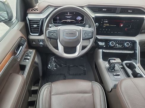 Used 2025 GMC Sierra 1500 Denali w/ Denali Reserve Package AWD/4WD image 17