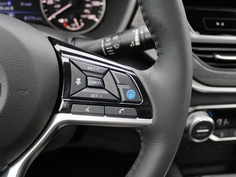 New 2025 Nissan Altima 2.5 SL image 11