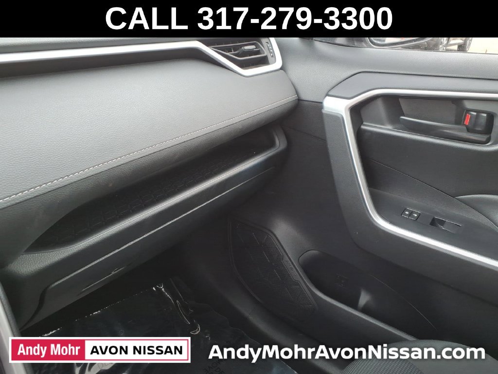 Used 2025 Toyota RAV4 LE AWD/4WD image 31
