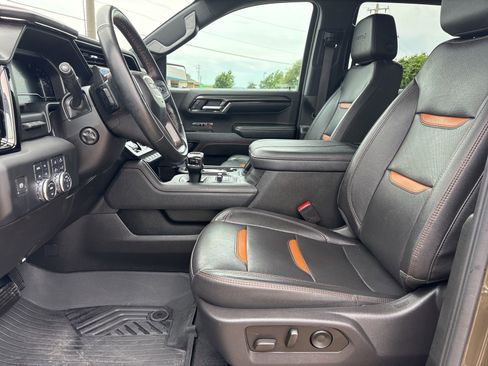 Used 2023 GMC Sierra 1500 AT4 w/ AT4 Premium Package AWD/4WD image 16