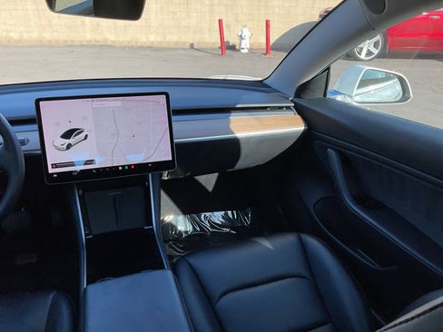 Used 2019 Tesla Model 3 Mid Range image 16