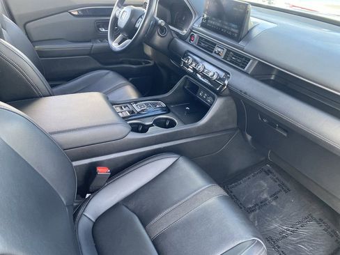 Certified 2024 Honda Pilot Touring image 10