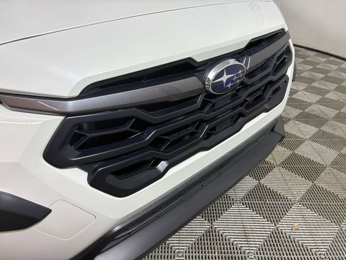 Certified 2025 Subaru Crosstrek 2.5i Limited w/ Crosstrek Mirror Package image 32