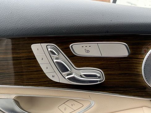 Used 2018 Mercedes-Benz GLC 300 GLC 300 image 32