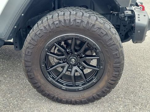 Used 2024 Jeep Wrangler Unlimited Rubicon w/ Capability Package AWD/4WD image 7