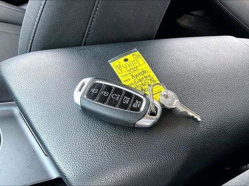 Used 2022 Hyundai Elantra SEL FWD image 34