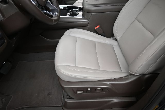 Used 2025 Chevrolet Tahoe LT w/ Comfort Package AWD/4WD image 15