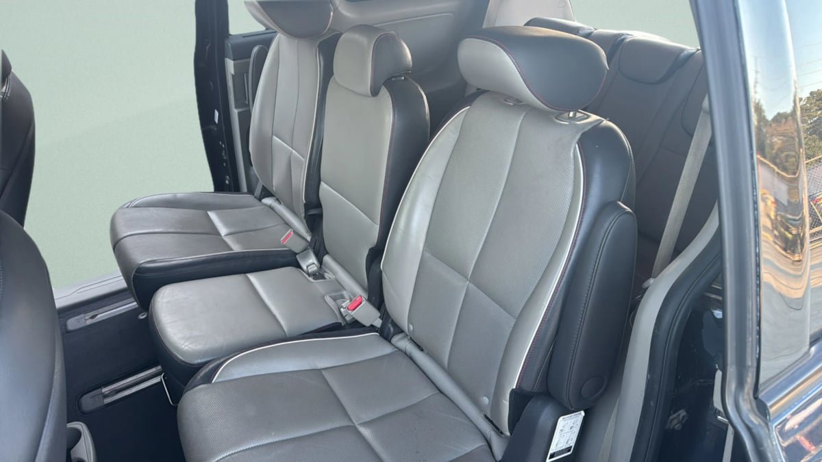 Used 2016 Kia Sedona SX FWD image 19