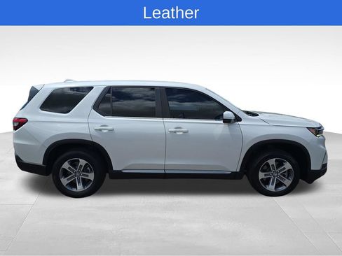 Used 2025 Honda Pilot EX-L image 7