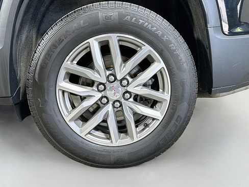 Used 2018 GMC Acadia SLE w/ Driver Alert Package I AWD/4WD image 30