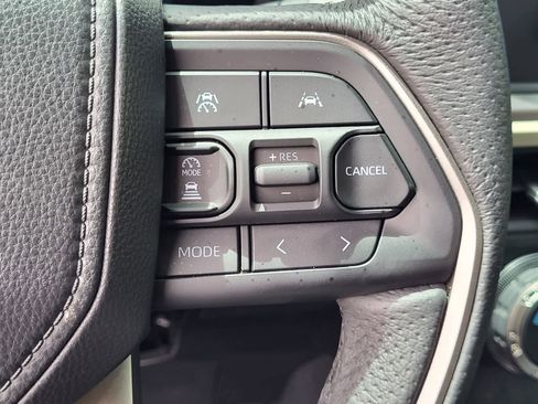 Used 2025 Toyota Tacoma TRD Off-Road AWD/4WD image 16