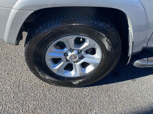 Used 2016 Toyota 4Runner SR5 image 19