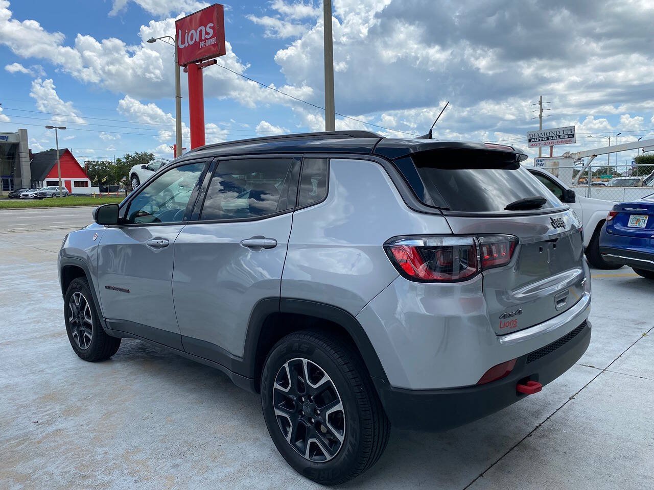 Used 2019 Jeep Compass Trailhawk AWD/4WD image 5