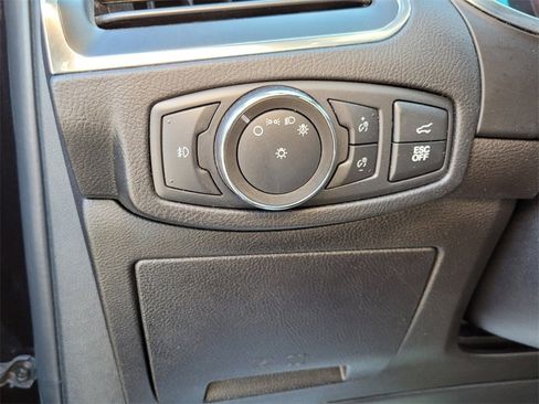 Used 2021 Ford Edge ST image 27