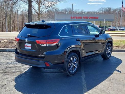 Certified 2019 Toyota Highlander XLE w/ Preferred Accessory Package image 26