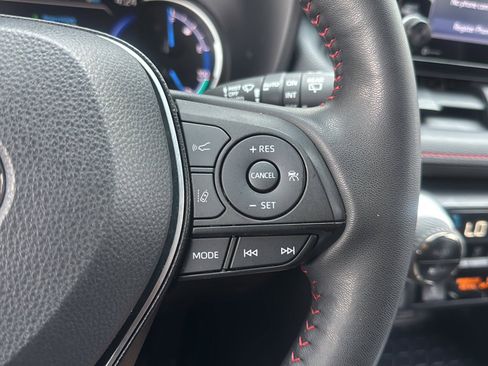 Used 2022 Toyota RAV4 SE w/ Weather & Moonroof Package image 32