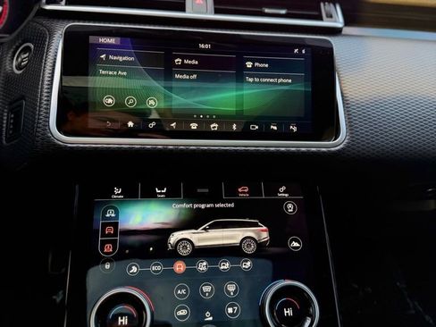 Used 2019 Land Rover Range Rover Velar R-Dynamic SE image 17