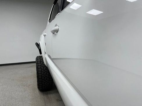 Used 2020 Toyota Tacoma SR AWD/4WD image 11