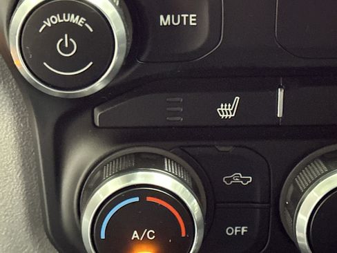 Used 2019 RAM 1500 Big Horn AWD/4WD image 36