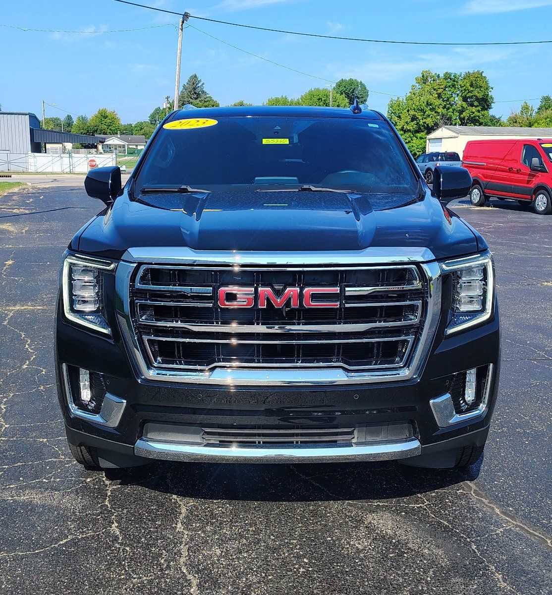 Used 2023 GMC Yukon SLT AWD/4WD image 2