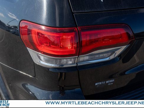 Used 2020 Jeep Grand Cherokee Laredo w/ Laredo X Package image 11