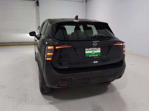 Used 2025 Nissan Kicks S FWD image 6