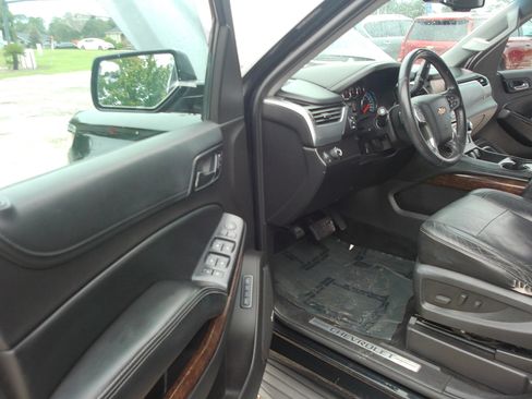 Used 2015 Chevrolet Tahoe LT RWD image 11