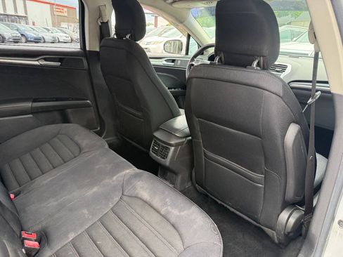 Used 2013 Ford Fusion SE FWD image 26