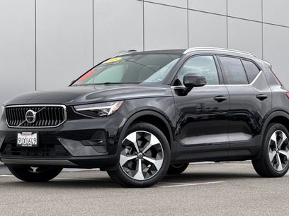 Used 2025 Volvo XC40 B5 Plus w/ Protection Package Premier