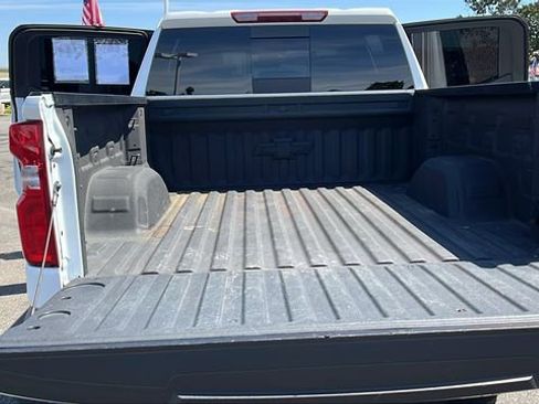 Used 2024 Chevrolet Silverado 1500 LT Trail Boss w/ Convenience Package II AWD/4WD image 15
