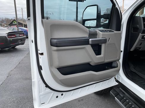 Used 2020 Ford F350 XLT w/ XLT Premium Package image 26