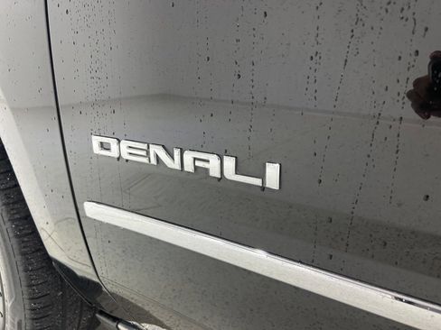 Used 2018 GMC Yukon Denali w/ Denali Ultimate Package image 28