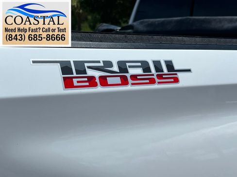 Used 2021 Chevrolet Silverado 1500 LT Trail Boss w/ Convenience Package II AWD/4WD image 30