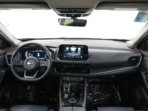 Used 2023 Nissan Rogue Platinum AWD/4WD image 14