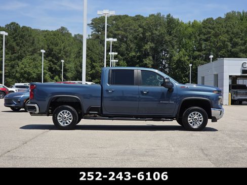 Used 2025 Chevrolet Silverado 2500 LT AWD/4WD image 8