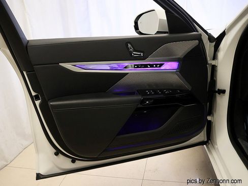 Certified 2023 BMW 760i xDrive image 28