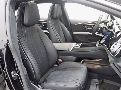 Used 2023 Mercedes-Benz EQS 580 580 image 31