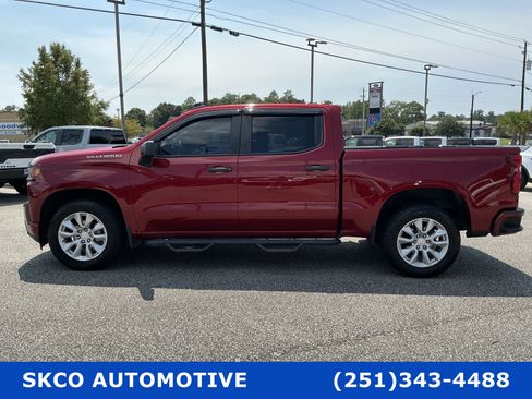 Used 2022 Chevrolet Silverado 1500 Custom w/ Safety Confidence Package RWD image 2